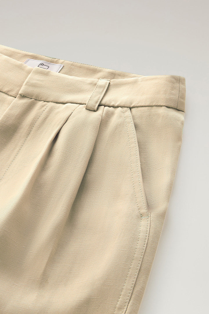 Belted Pants in Linen Blend (Feather Beige) - Detail View 3