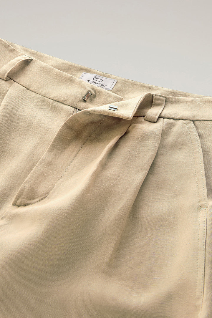 Belted Pants in Linen Blend (Feather Beige) - Detail View 2