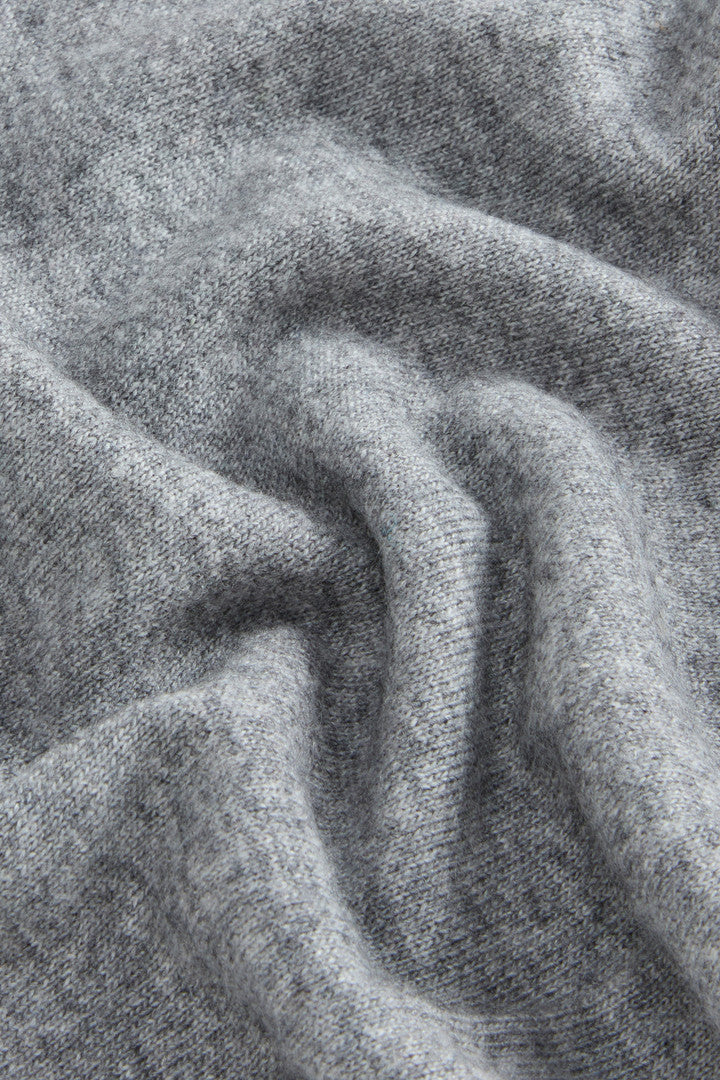 Wide-Leg Pants in Virgin Wool and Cashmere Blend (Grey Melange) - Detail View 4