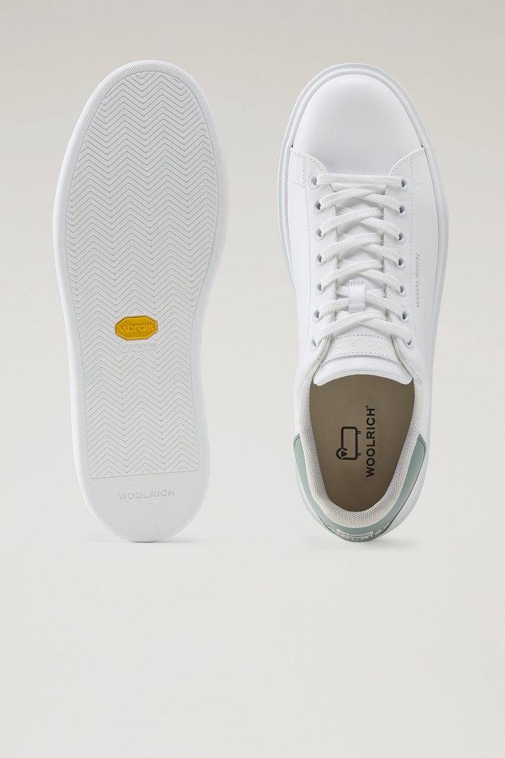 Classic Court Sneakers in Leather with Contrasting Patch (White Green) - Detail View 3