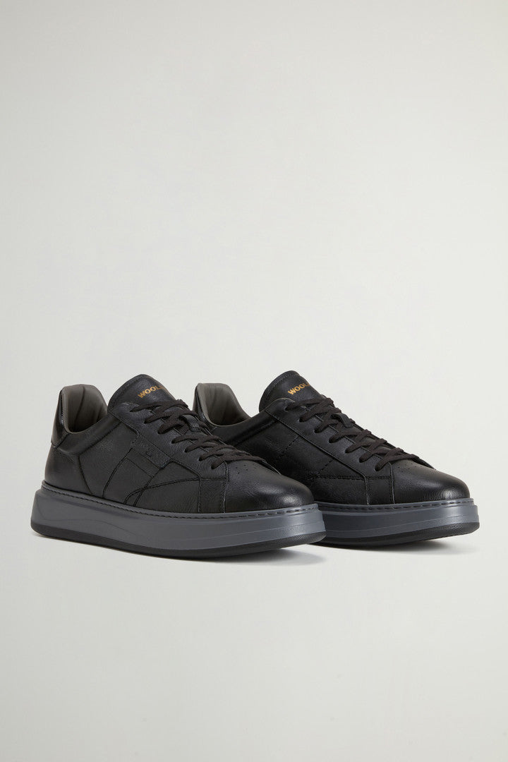 Arrow Sneakers in Leather (Black Black) - Detail View 1