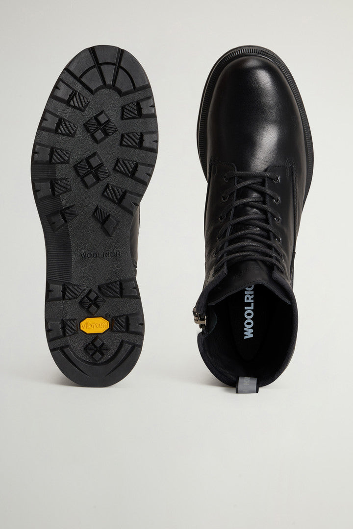 Grove Lace-Up Boots in Leather (Black) - Detail View 3