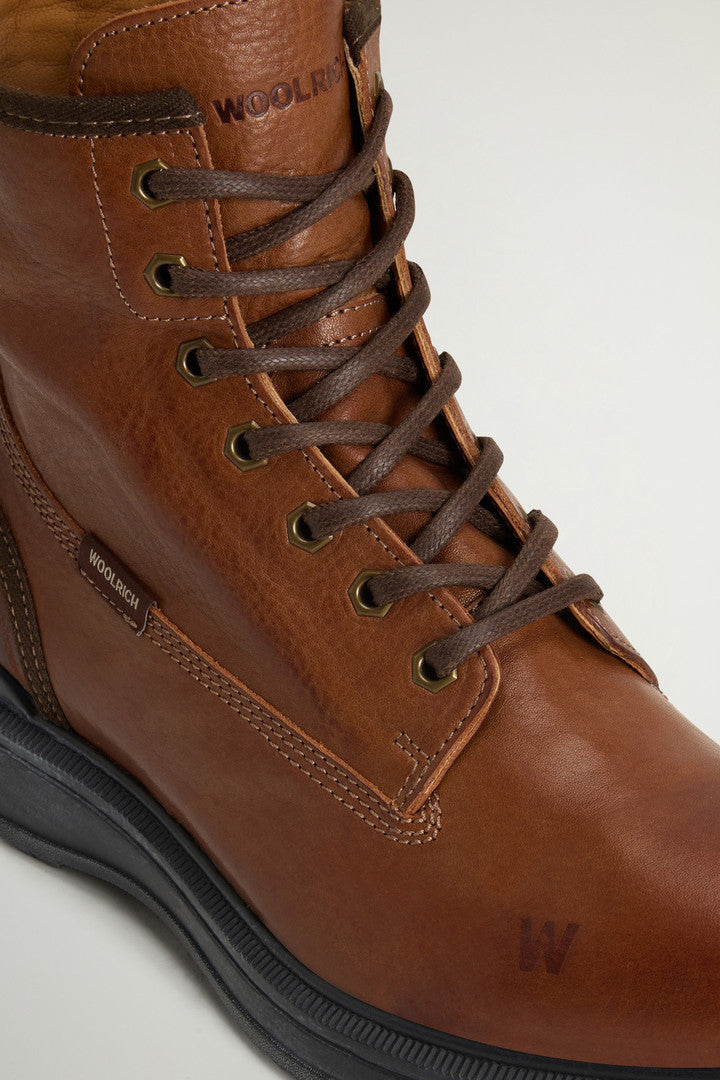 Grove Lace-Up Boots in Cowhide Leather (Cognac) - Detail View 4