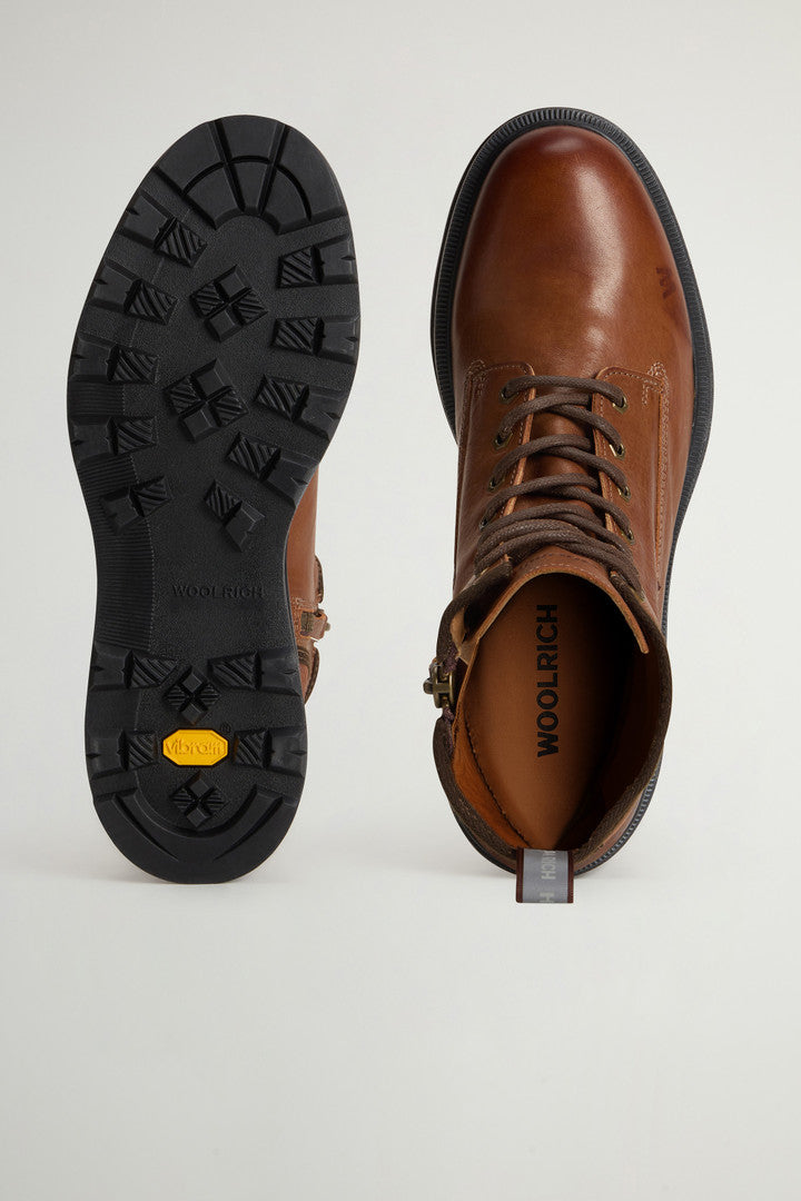 Grove Lace-Up Boots in Cowhide Leather (Cognac) - Detail View 3